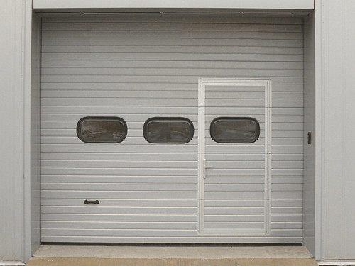 Bucharest’s Top Sectional Garage Doors: Order Yours Today! post thumbnail image